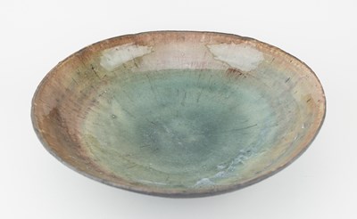 Lot 393 - MARGARET CURTIS (born 1955); a large stoneware...