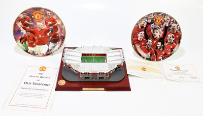 Lot 341 - MANCHESTER UNITED; two commemorative plates,...