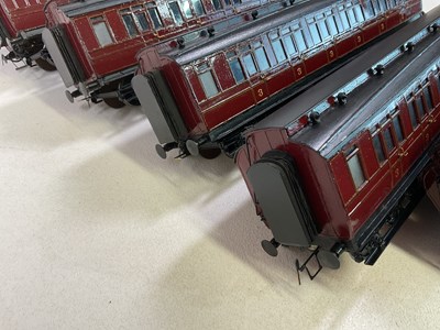 Lot 153 - A rake of seven 0 Gauge LMS Pullman coaches,...