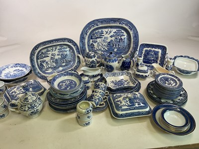 Lot 292 - A large amount of traditional blue and white...