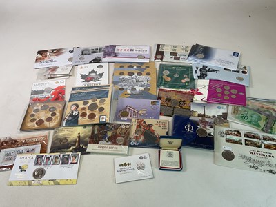 Lot 482 - Commemorative coins, a large quantity of coins...