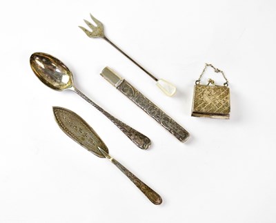 Lot 709 - Various small hallmarked silver items...