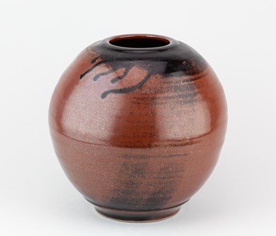 Lot 453 - NIC HARRISON (born 1949); a globular stoneware...