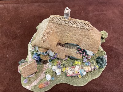 Lot 91 - A group of boxed Lilliput Lane houses to...