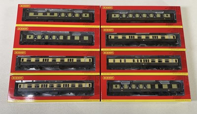 Lot 189 - HORNBY; eight passenger coaches comprising a...