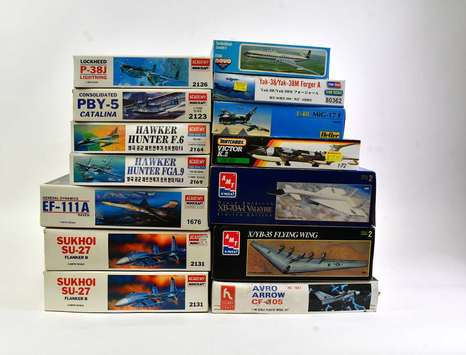 Lot 154 - A collection of fourteen model aircraft kits