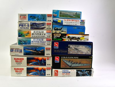 Lot 154 - A collection of fourteen model aircraft kits...