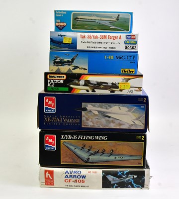 Lot 154 - A collection of fourteen model aircraft kits...