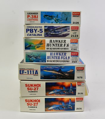 Lot 154 - A collection of fourteen model aircraft kits...