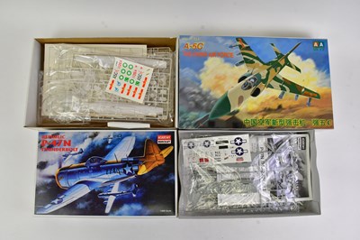 Lot 170 - A collection of fifteen model aircraft kits...