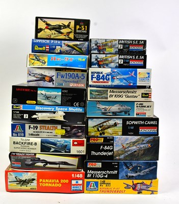 Lot 140 - A collection of nineteen model aircraft kits,...