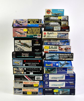 Lot 142 - A collection of twenty-two model aircraft kits,...