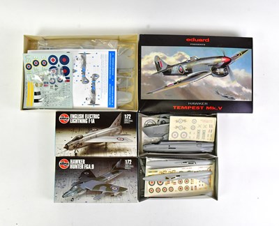Lot 147 - A large collection of model aircraft kits,...