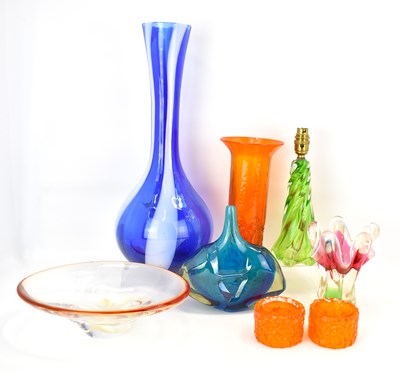 Lot 406 - A collection of coloured art glass to include...