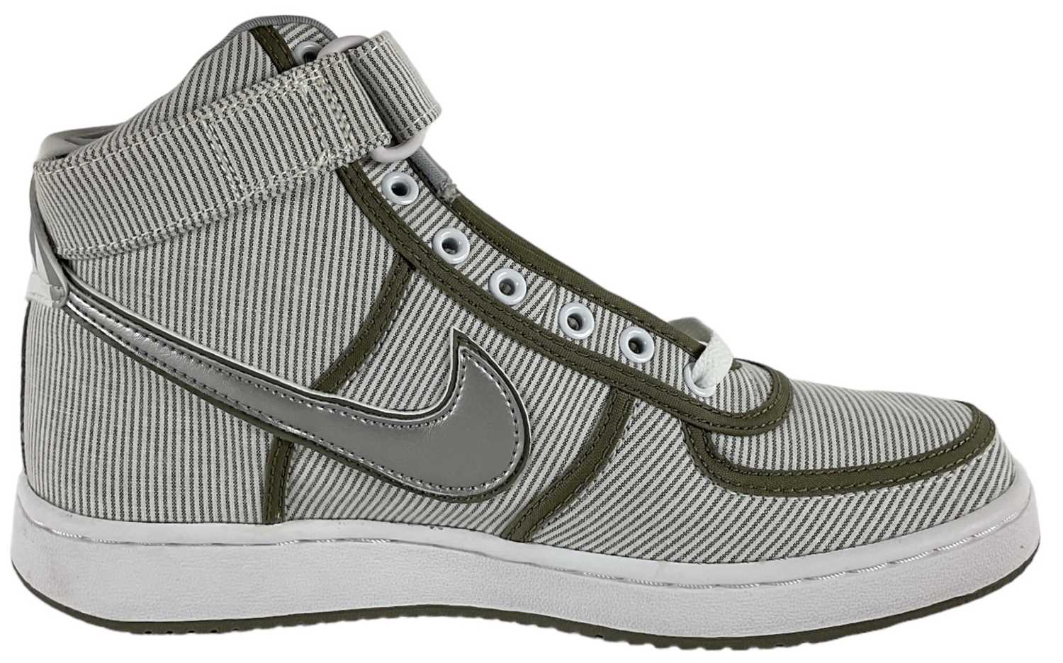 Lot 33 - NIKE; a pair of Vandal Geoff Mcfetridge high