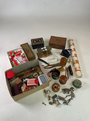 Lot 81 - A quantity of assorted collectable items...