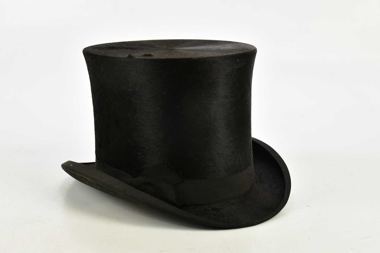 Lot 1685 - CARLTON & CO, LONDON; a gentleman's top hat.