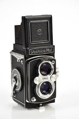 Lot 461 - YASHICA; a Yashica-Mat TLR camera, serial No...