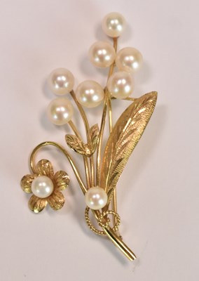 Lot 603 - A 14ct yellow gold and cultured pearl set leaf...