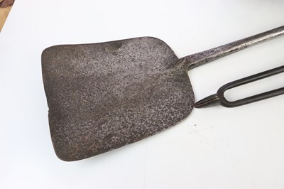 Lot 1722 - A cast iron cauldron shaped pan and cover,...