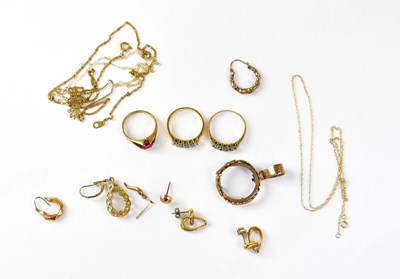 Lot 846 - Various gold and gold-coloured jewellery to...