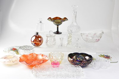 Lot 390 - A quantity of glass to include plates, bowls,...