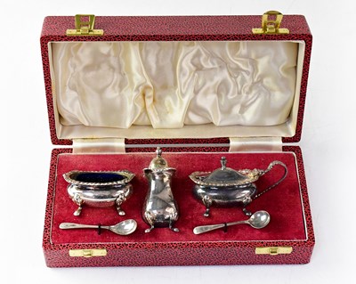 Lot 675 - FRANCIS HOWARD LTD; an Elizabeth II hallmarked...