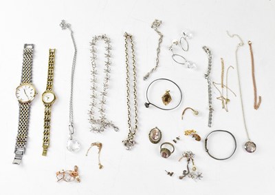 Lot 939 - Mixed costume jewellery to include a 14ct gold...