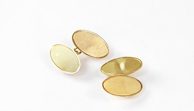 Lot 838 - A pair of 9ct gold chain linked cufflinks with...