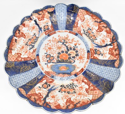Lot 167 - A large 19th century porcelain Japanese Imari...