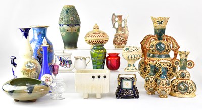 Lot 308 - A collection of 19th and 20th century ceramics...