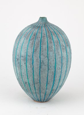 Lot 472 - PETER BEARD (born 1951); an ovoid stoneware...