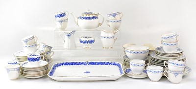 Lot 366 - Various blue and white ware to include a part...