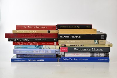 Lot 561 - A collection of modern reference books on art...