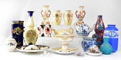 Lot 333 - A collection of 19th and 20th century ceramics...