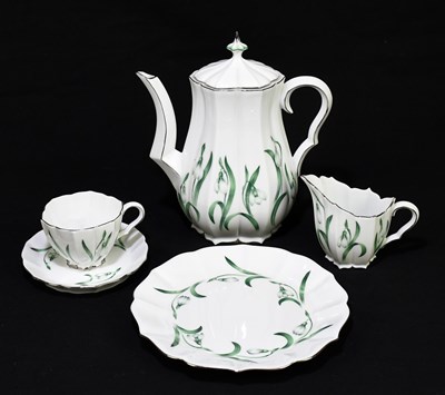 Lot 611 - HEREND; a five piece part bachelor service...