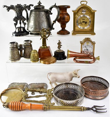 Lot 432 - A collectors' lot to include various metal...