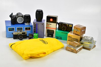 Lot 492 - A collection of cameras, lenses and...