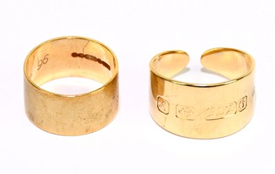 Lot 1104 - A 9ct yellow gold ring, size N, together with...