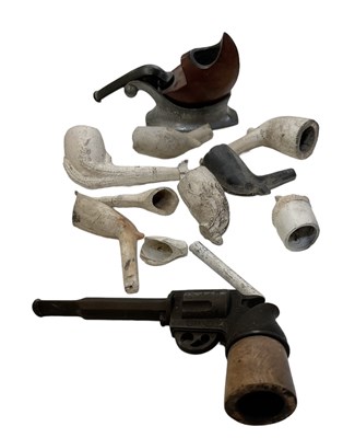 Lot 287 - An interesting pipe modelled as a revolver,...