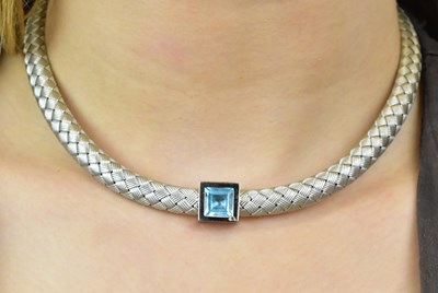 Lot 1100 - An 18ct 'plaited' white gold collar with...