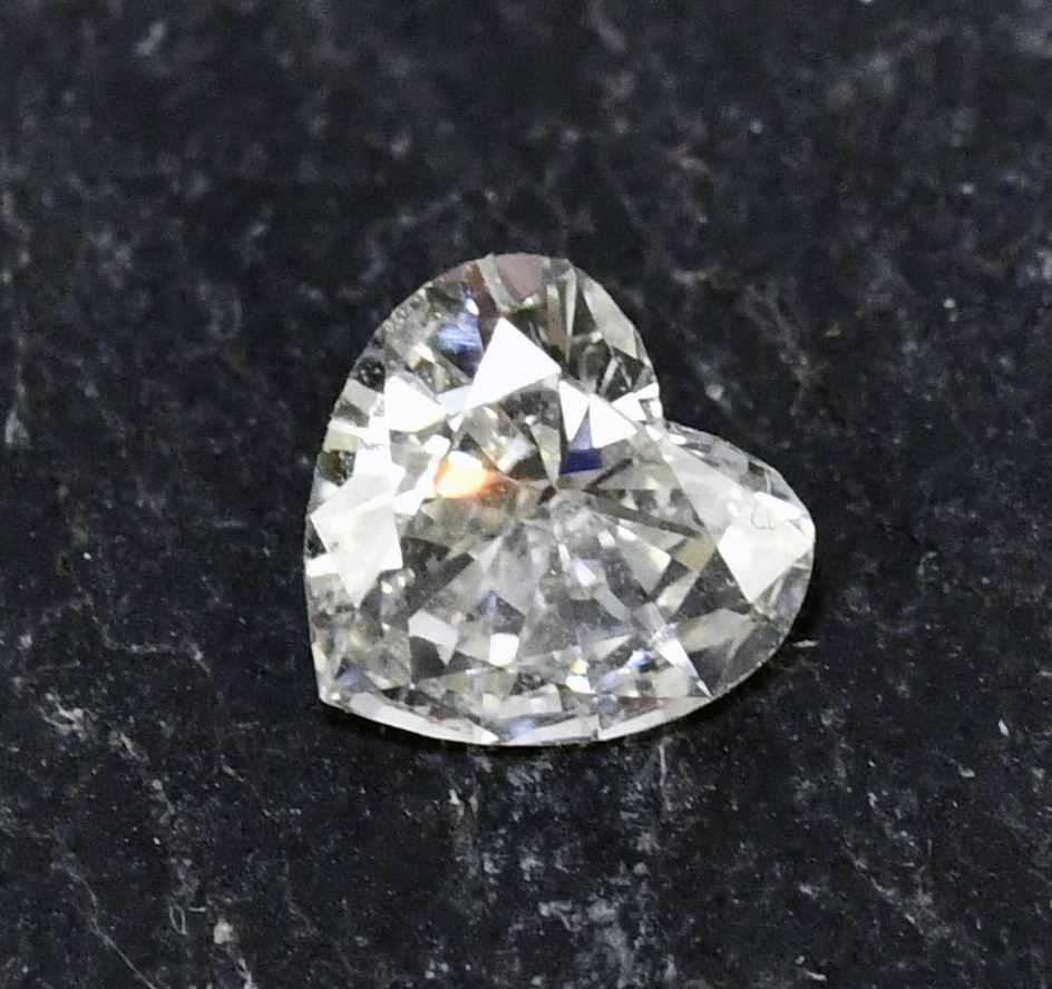 Lot 1522 - A loose heart shaped diamond, approx. 0.40cts....