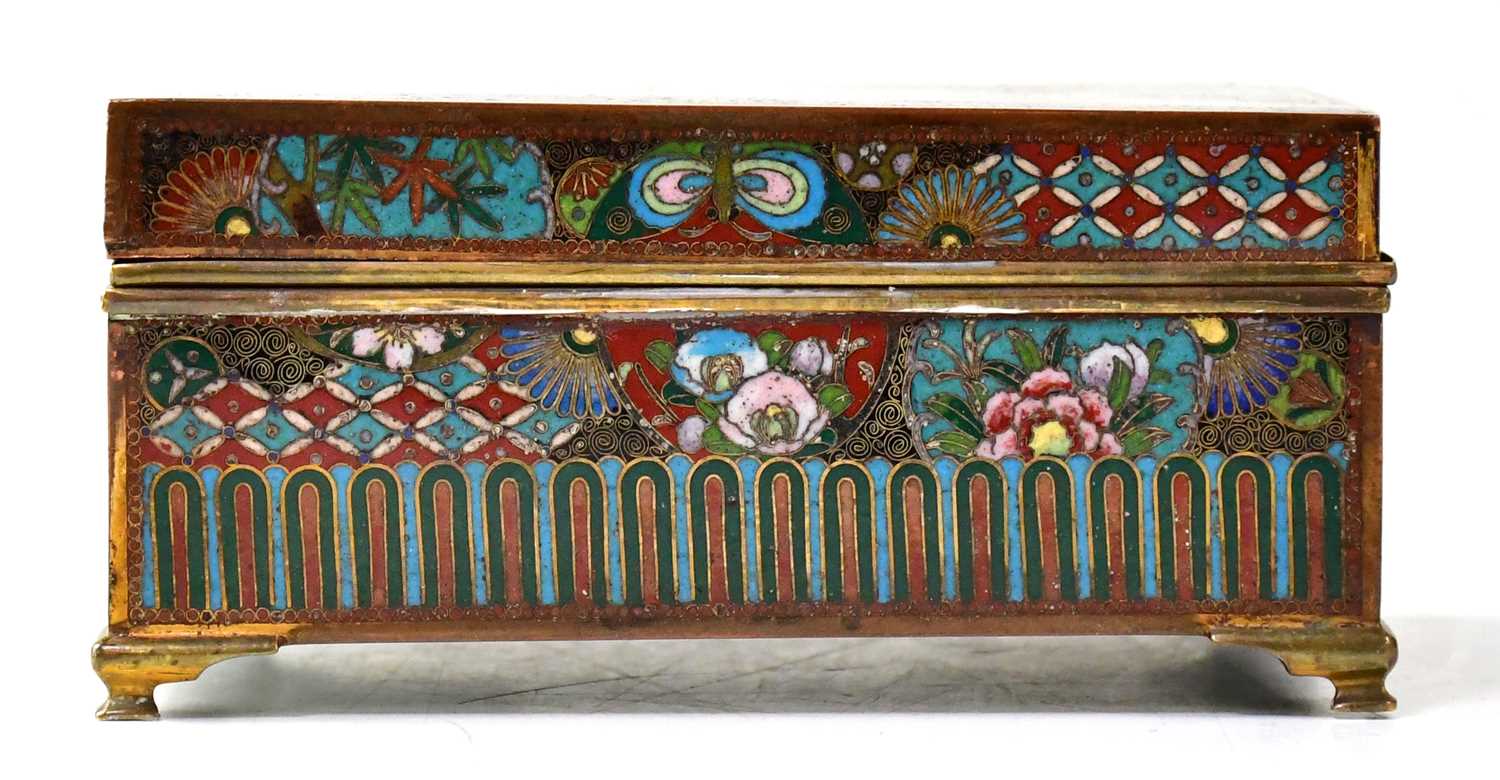 Lot 188 - A Japanese cloisonné cigarette box decorated...