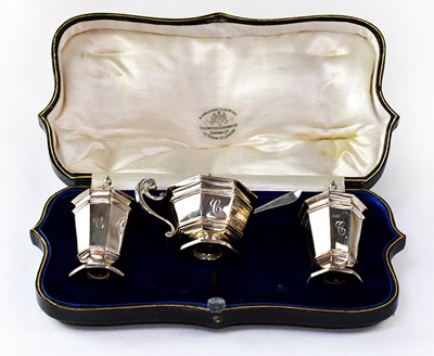 Lot 674 - GOLDSMITHS & SILVERSMITHS CO; a George V...