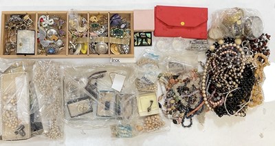 Lot 836 - A quantity of costume jewellery including...