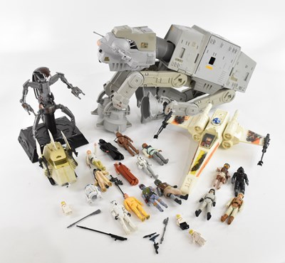 Lot 975 - STAR WARS; a collection of Star Wars toys and...