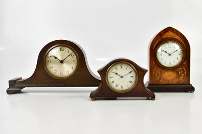 Lot 1333 - An Edwardian mahogany inlaid mantel clock with...