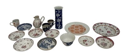 Lot 1082 - A group of Chinese export ware porcelain,...