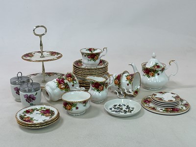 Lot 188 - ROYAL ALBERT; a quantity of 'Old Country Roses'...