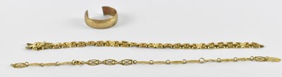 Lot 738 - A 9ct yellow gold bracelet (af), length 18cm,...